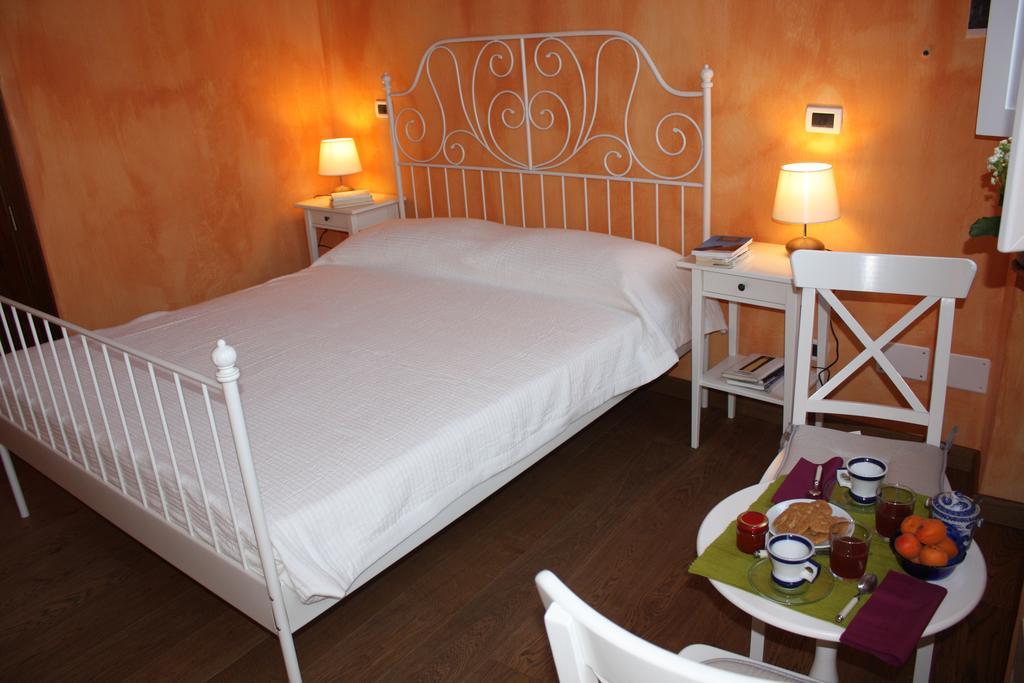 Bed and Breakfast Piazzetta Consolata Турин Номер фото